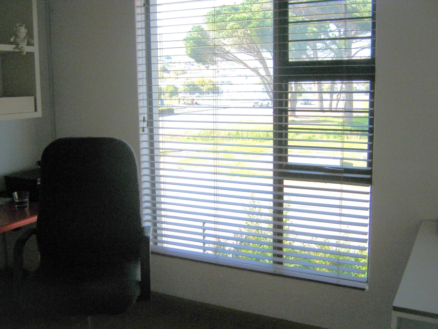 To Let 3 Bedroom Property for Rent in Longdown Western Cape